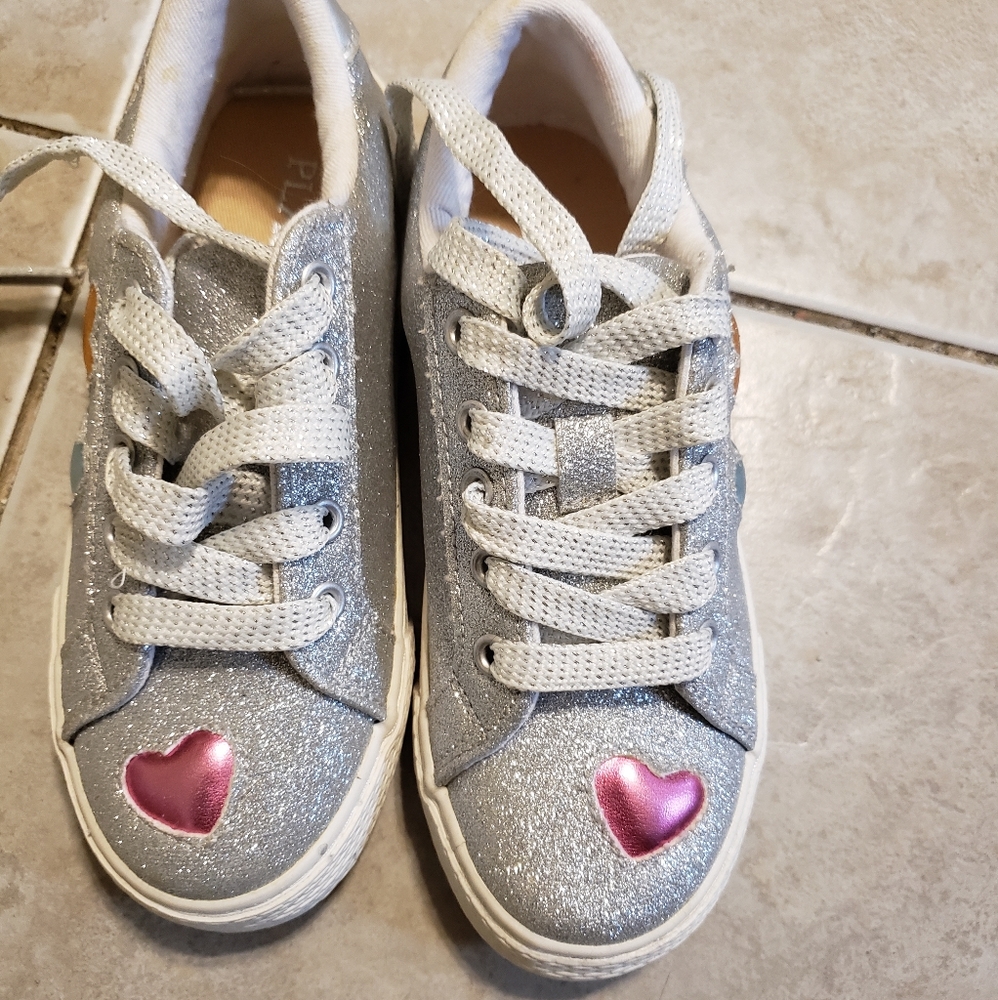 Size 13 children's place sneakers